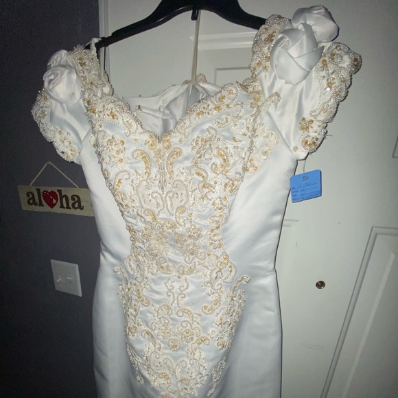 Gold Pearl Wedding Dress - Picture 5 of 7